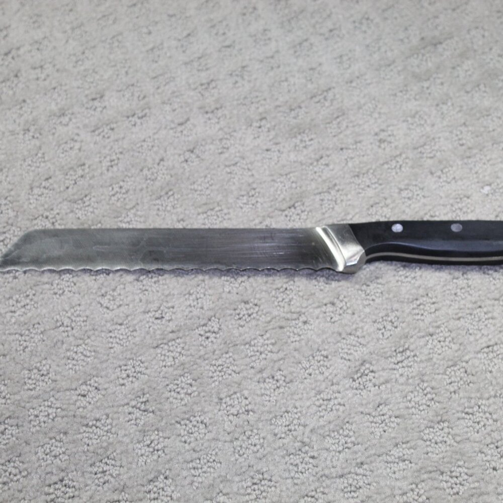 Calphalon Full Forged / No Stain 8" Bread Knife, Contemporary German Steel